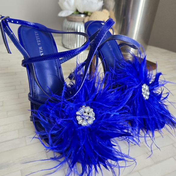 Azalea Wang Royal Blue Feathered Women's Heels - Picture 2 of 6